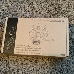 Pampered Chef Decorator Bottle Set 1585 NIB